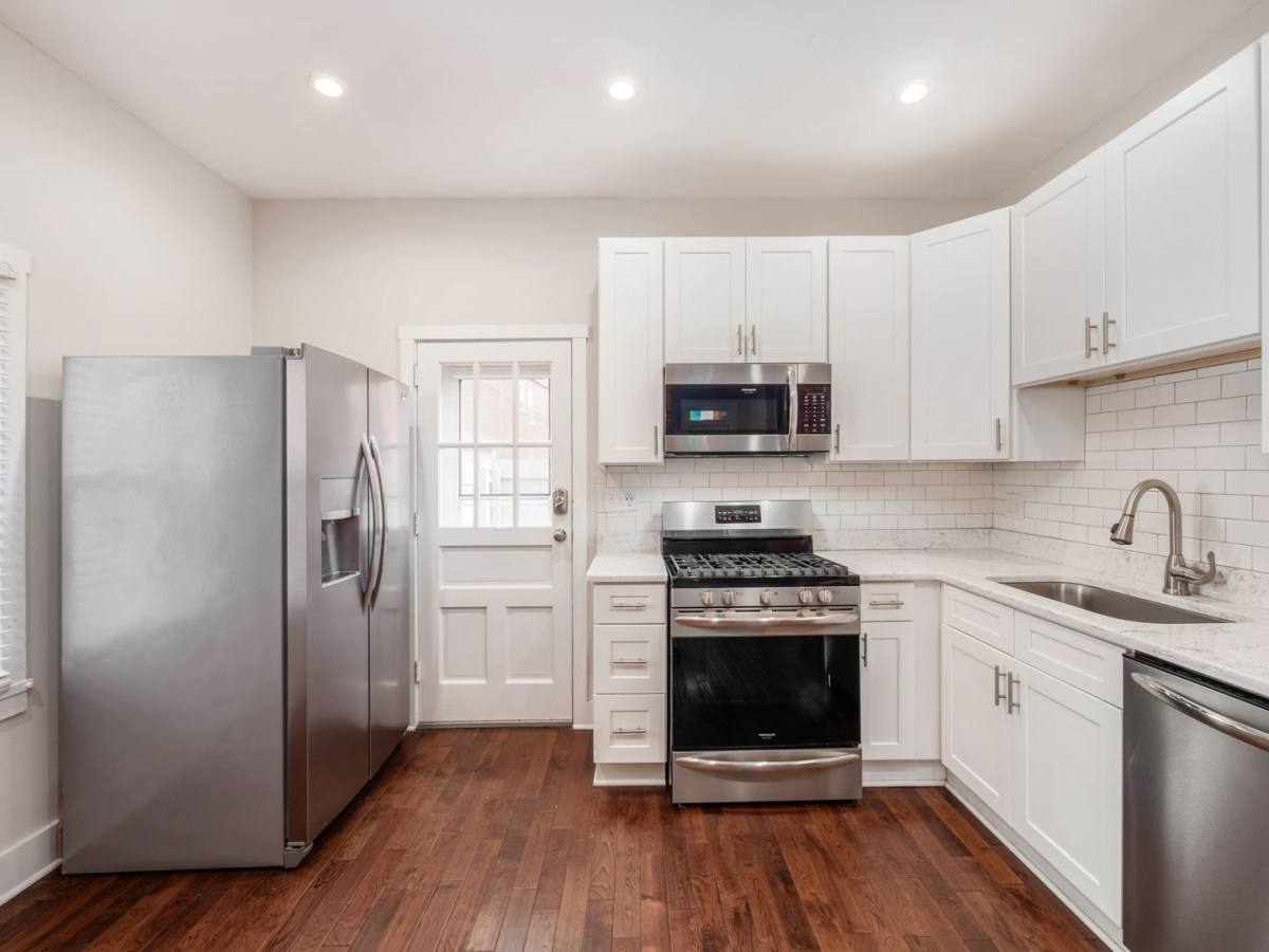 Apartment for rent at 506 S Lazelle St, Columbus, OH 43206