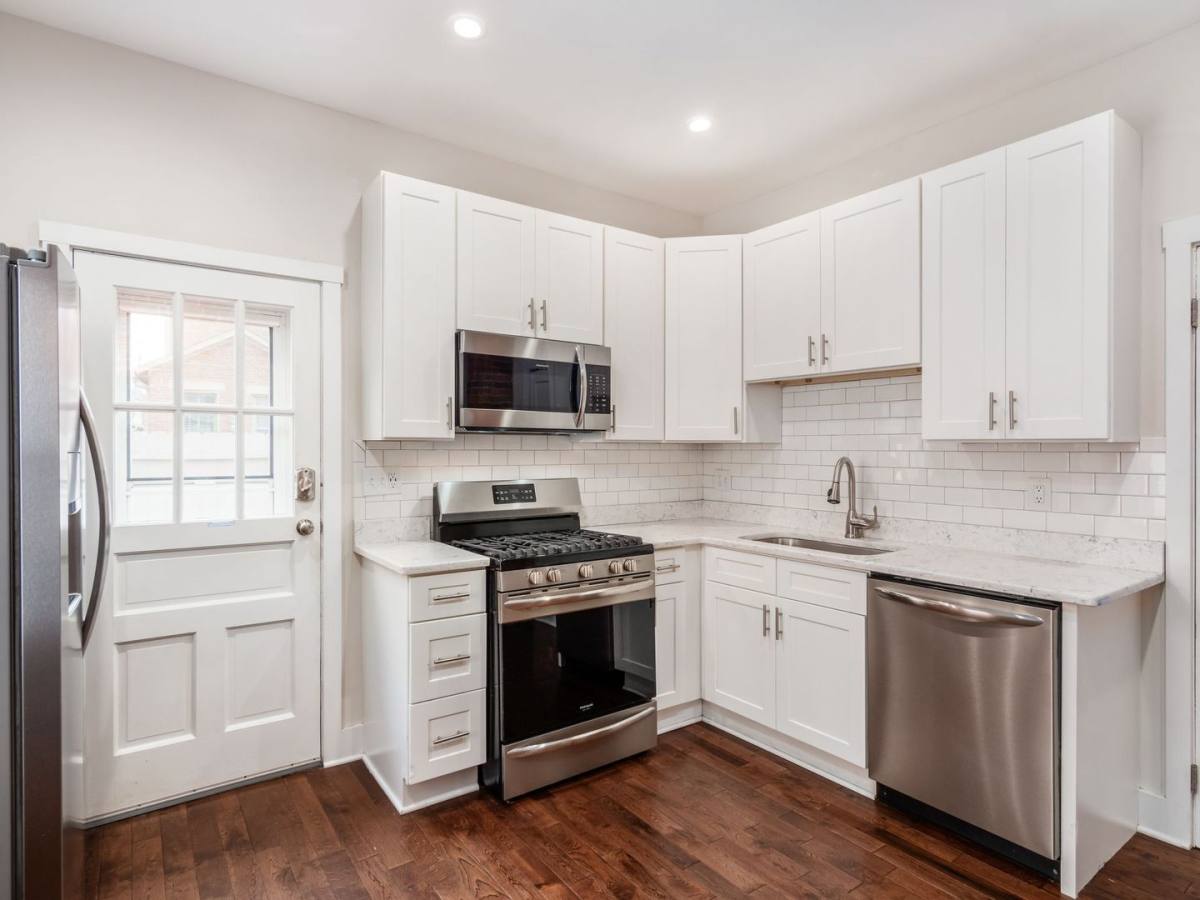 Apartment for rent at 506 S Lazelle St, Columbus, OH 43206