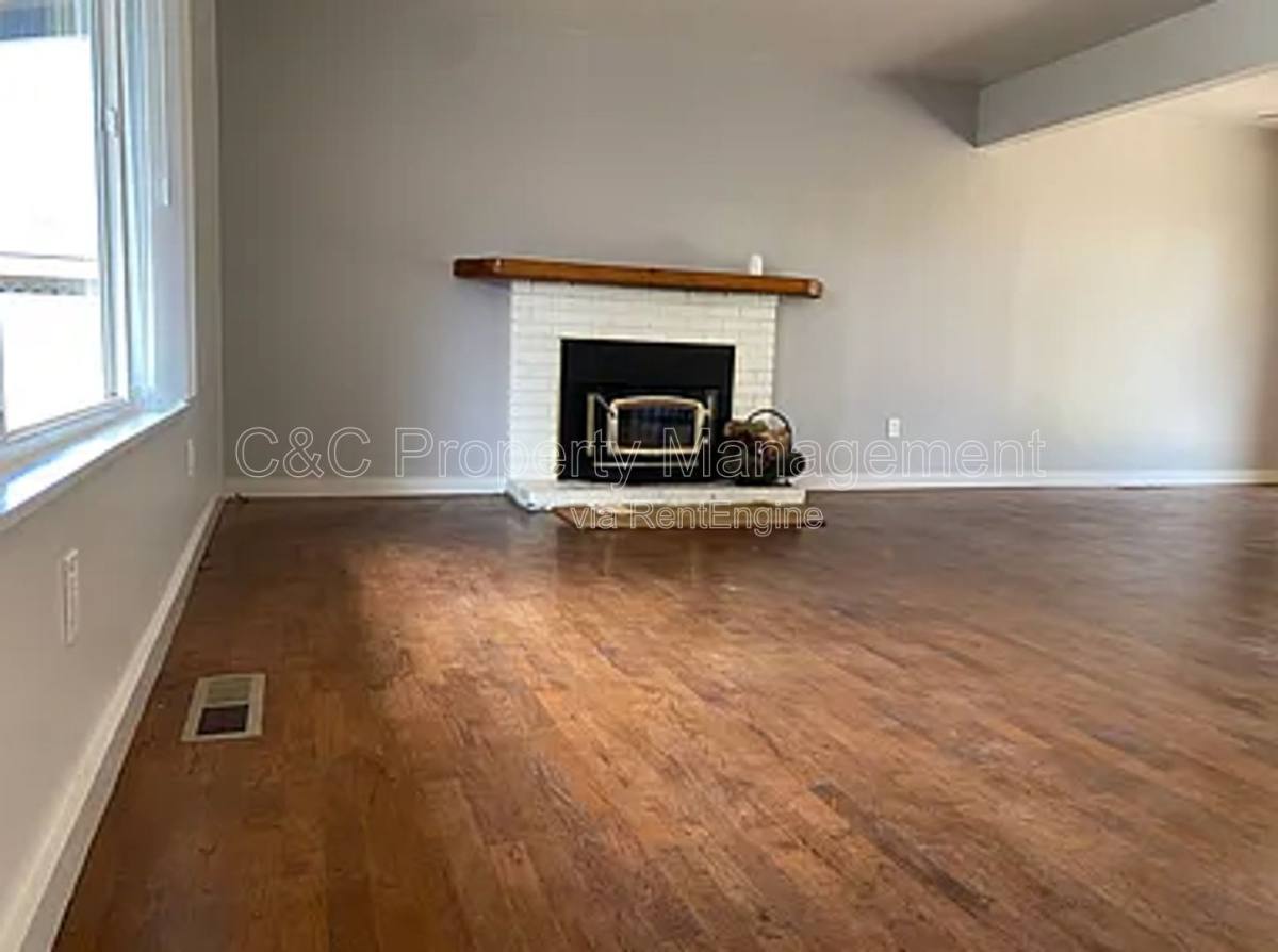 1124 Carson St, Seaside, CA 93955 - House for Rent - Image 3