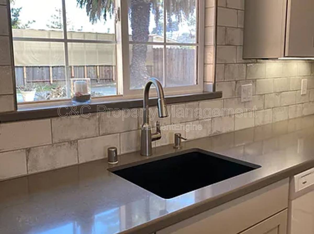 1124 Carson St, Seaside, CA 93955 - House for Rent - Image 8