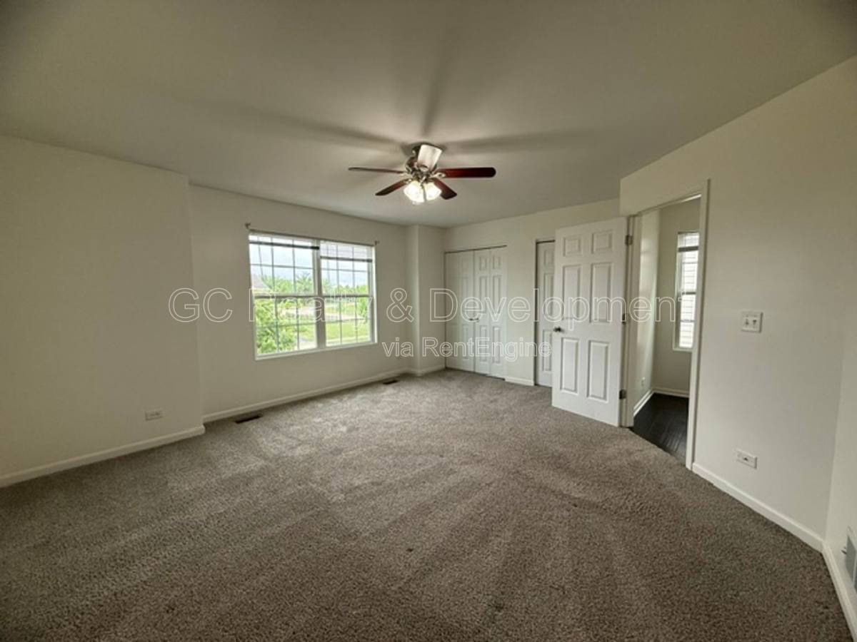 Apartment for rent at 1016 Turin Dr, Hampshire, IL 60140