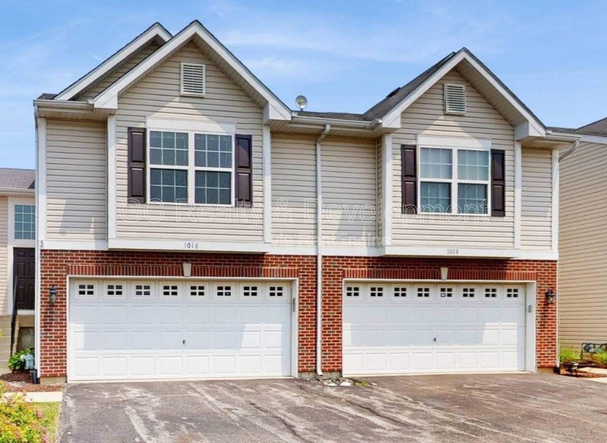 Apartment for rent at 1016 Turin Dr, Hampshire, IL 60140