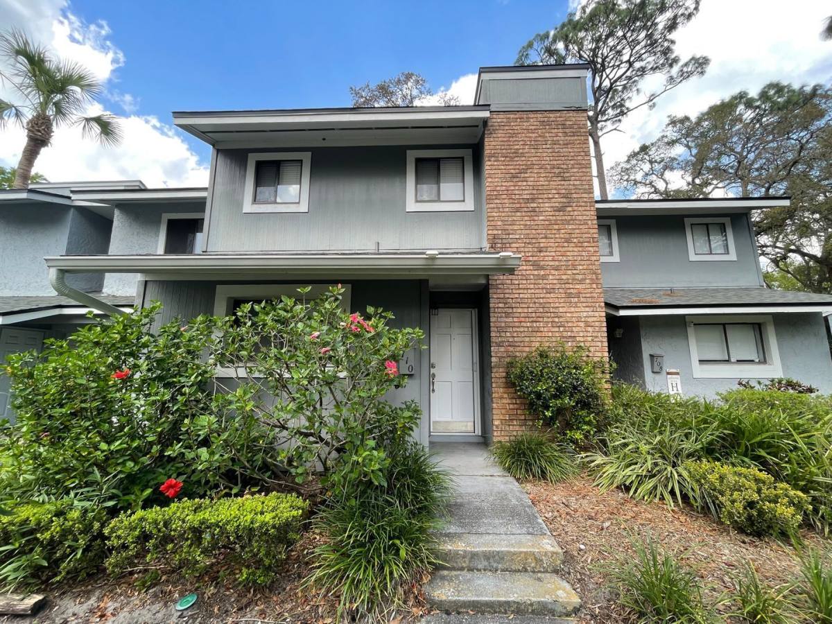 Townhouse for rent at 710 Raymond Circle, Altamonte Springs, FL 32714