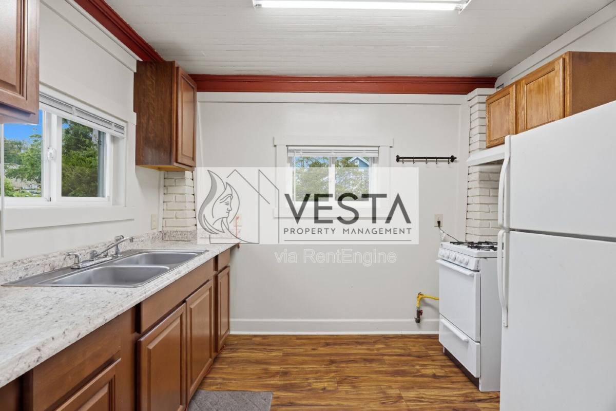 Apartment for rent at 17 Clyde St #B, Asheville, NC 28801