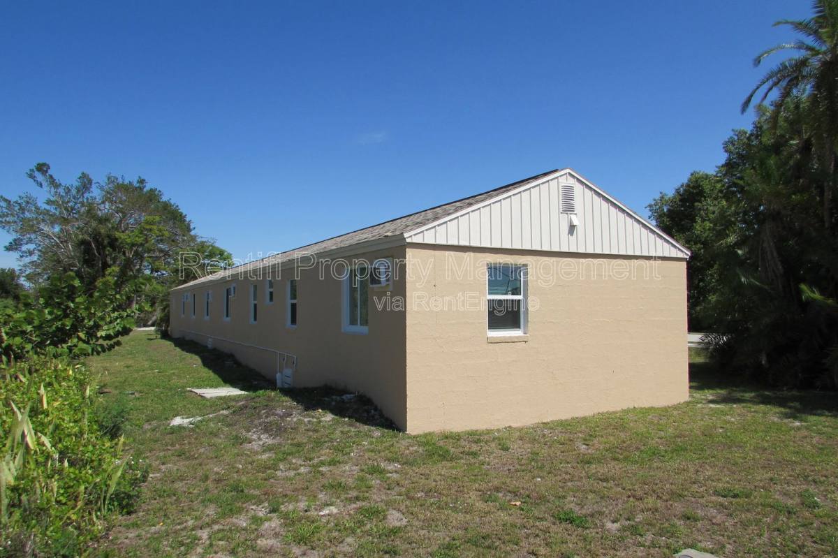 Apartment for rent at 101 3rd St #1, Fort Myers, FL 33907