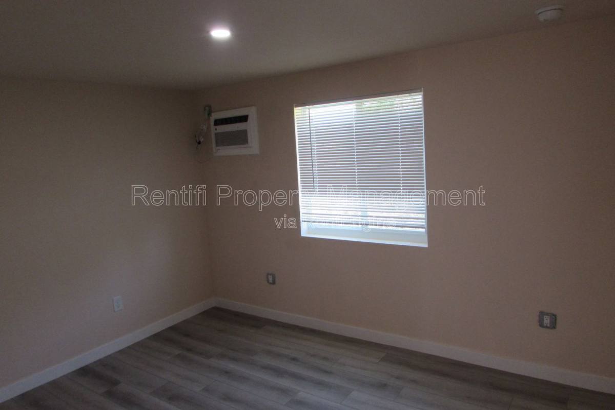Apartment for rent at 101 3rd St #1, Fort Myers, FL 33907