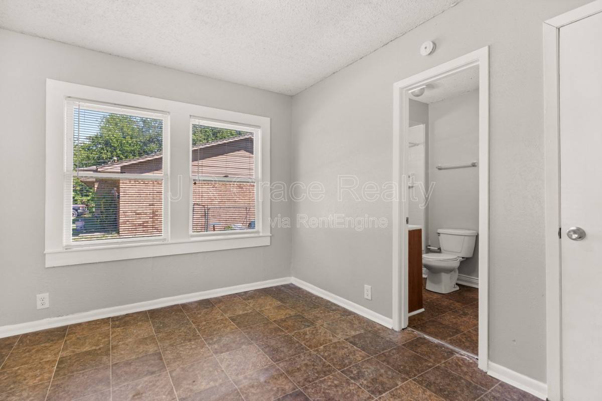 House for rent at 807 W Sabine St, Groesbeck, TX 76642