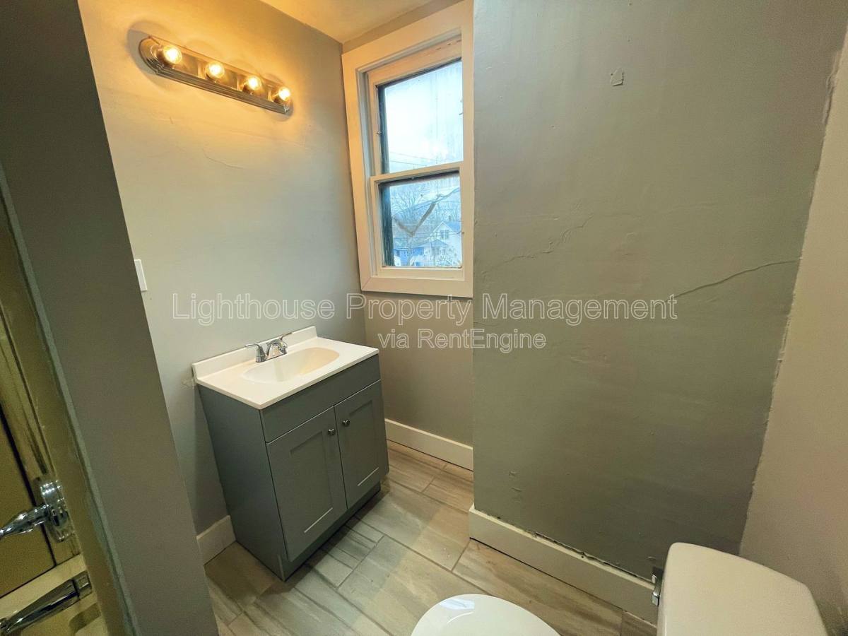 Apartment for rent at 618 Superior St #2, Benton Harbor, MI 49022