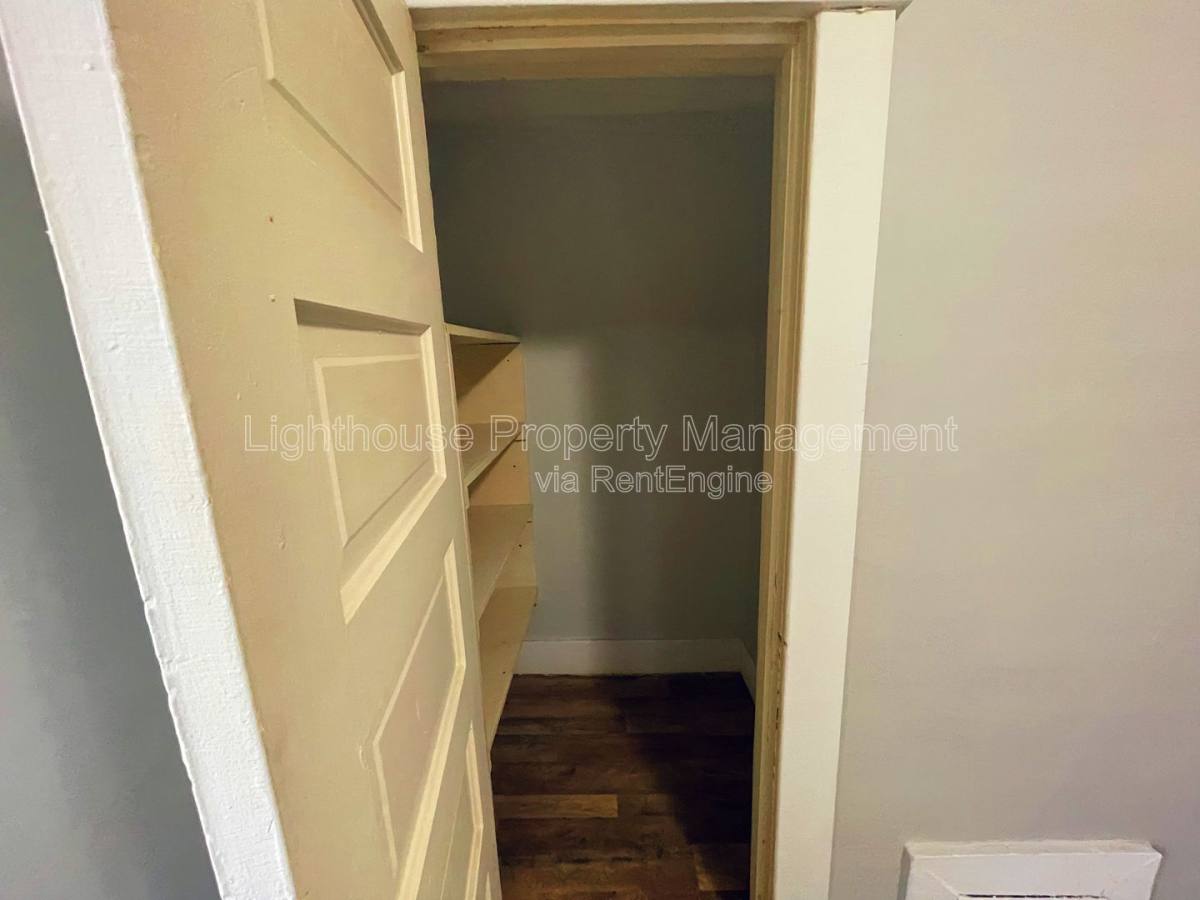 Apartment for rent at 618 Superior St #2, Benton Harbor, MI 49022