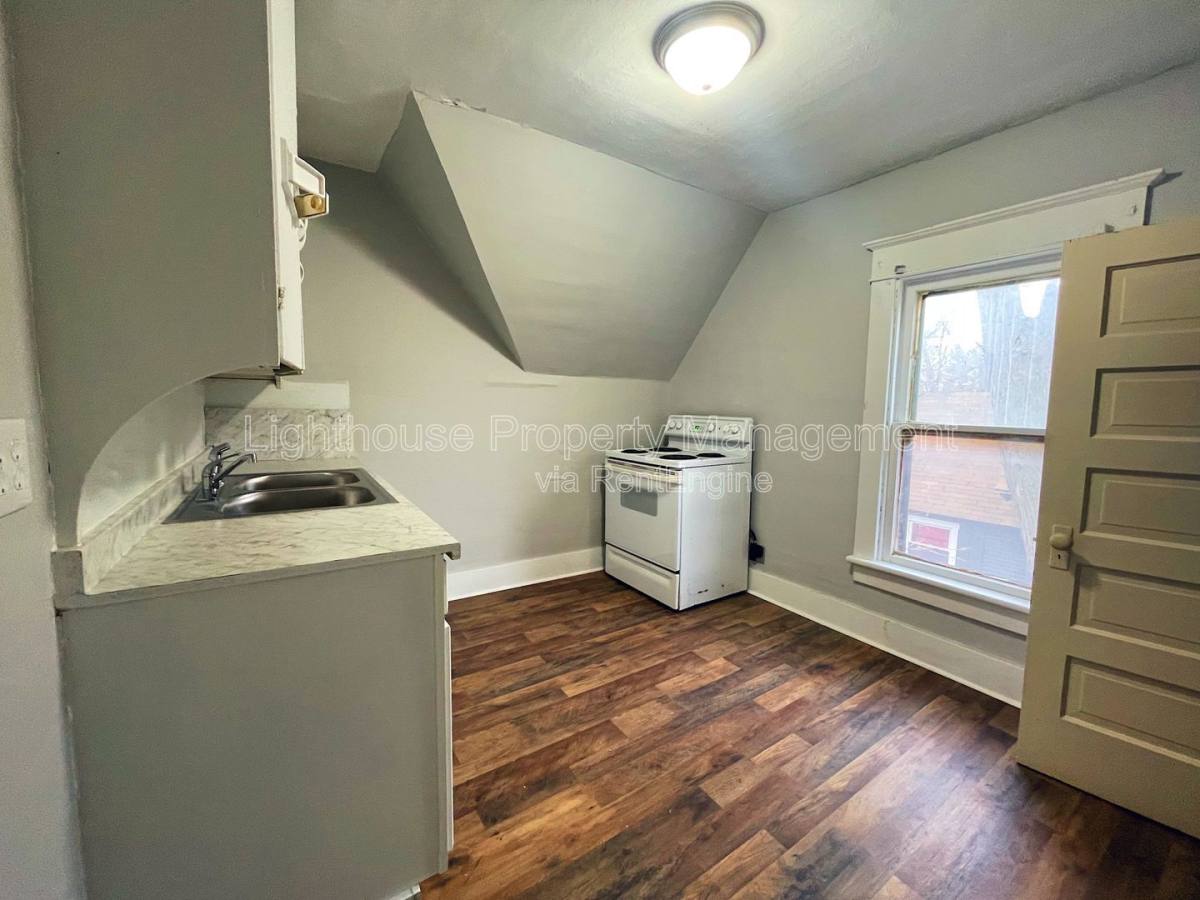 Apartment for rent at 618 Superior St #2, Benton Harbor, MI 49022