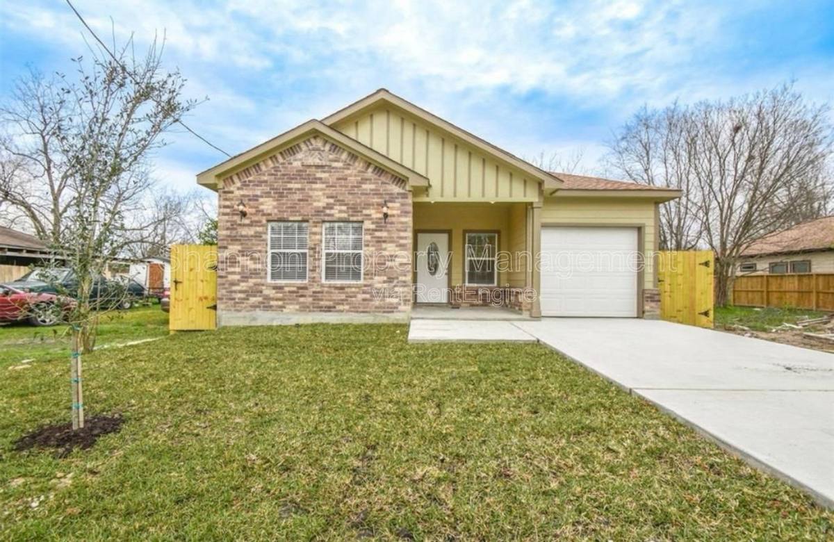 House for rent at 7941 Sparta St, Houston, TX 77028