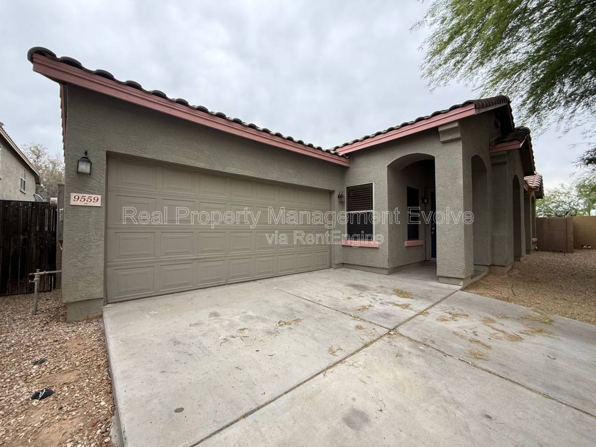 House for rent at 9559 W Monte Vista Rd, Phoenix, AZ 85037
