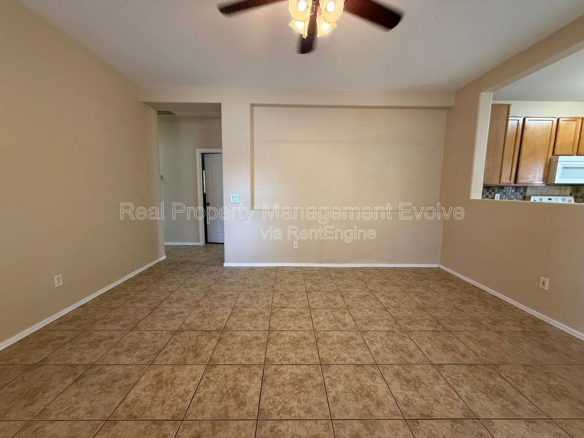House for rent at 9559 W Monte Vista Rd, Phoenix, AZ 85037