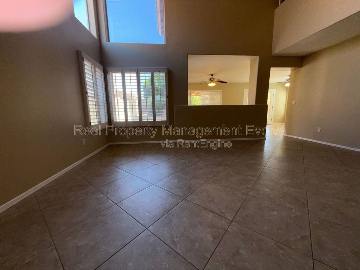 House for rent at 17215 N 46th Place, Phoenix, AZ 85032