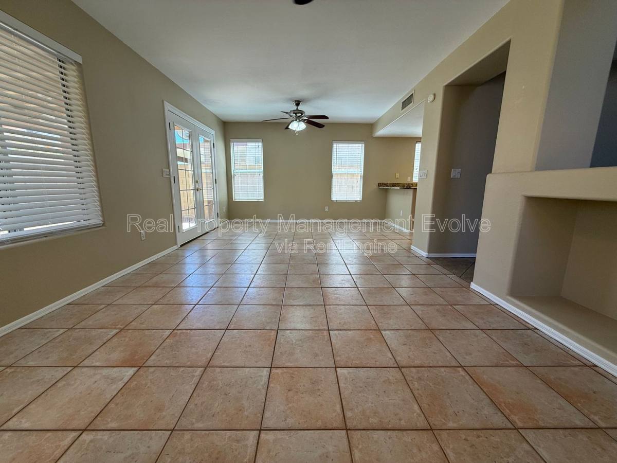 House for rent at 17215 N 46th Place, Phoenix, AZ 85032