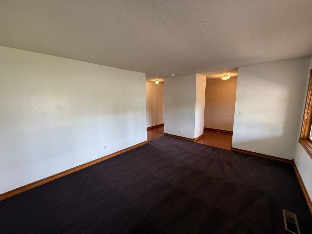 House for rent at 460 SE Conifer Place, Sublimity, OR 97385