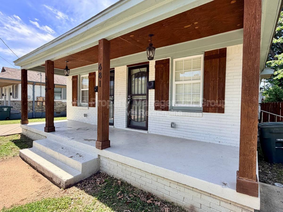 Apartment for rent at 681 Harrell St, Memphis, TN 38112
