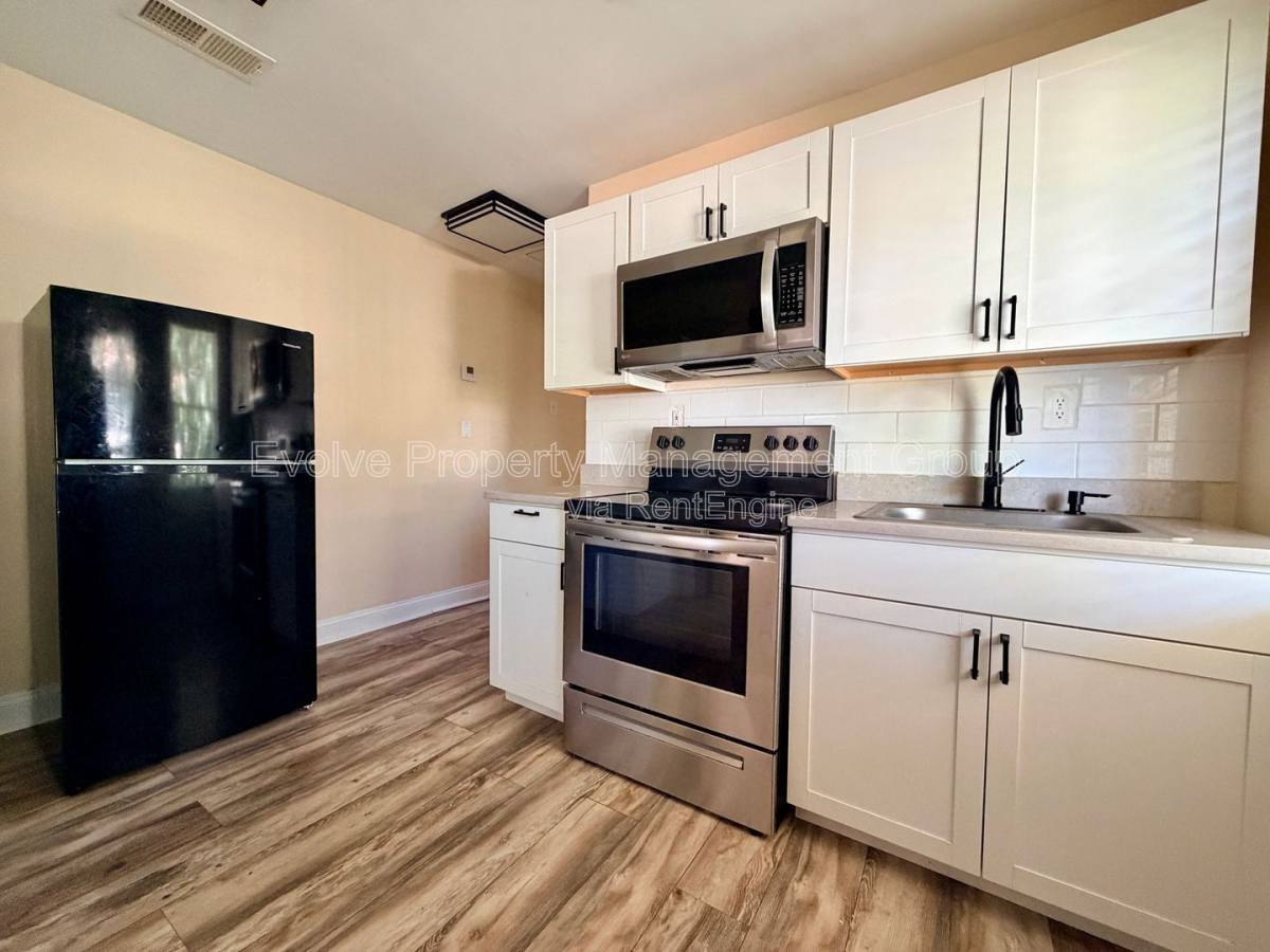 Apartment for rent at 681 Harrell St, Memphis, TN 38112