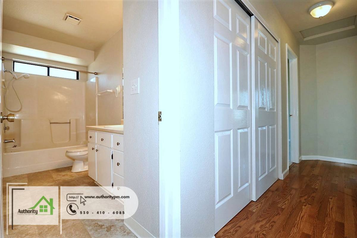 House for rent at 3657 Santa Rosa Way, Redding, CA 96003