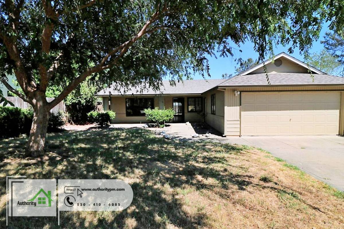 House for rent at 3657 Santa Rosa Way, Redding, CA 96003