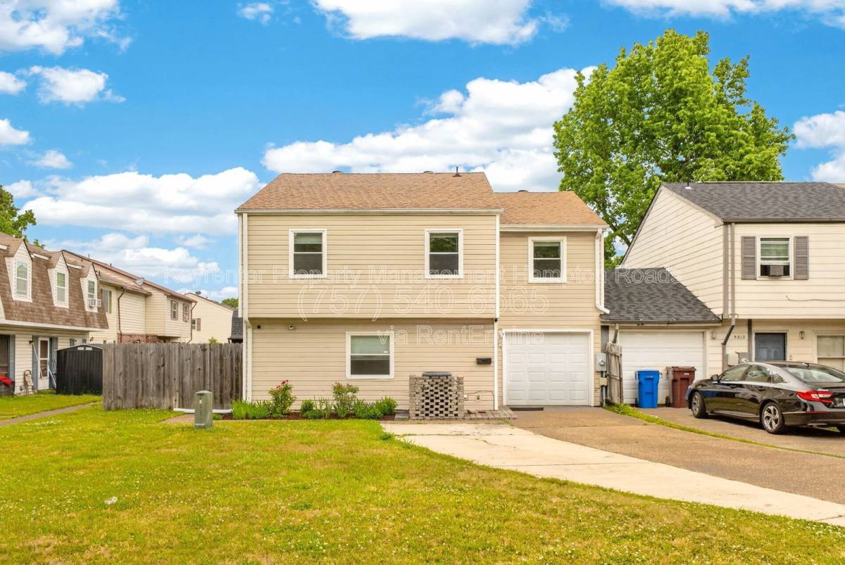 Townhouse for rent at 4314 Midhurst Lane, Chesapeake, VA 23321