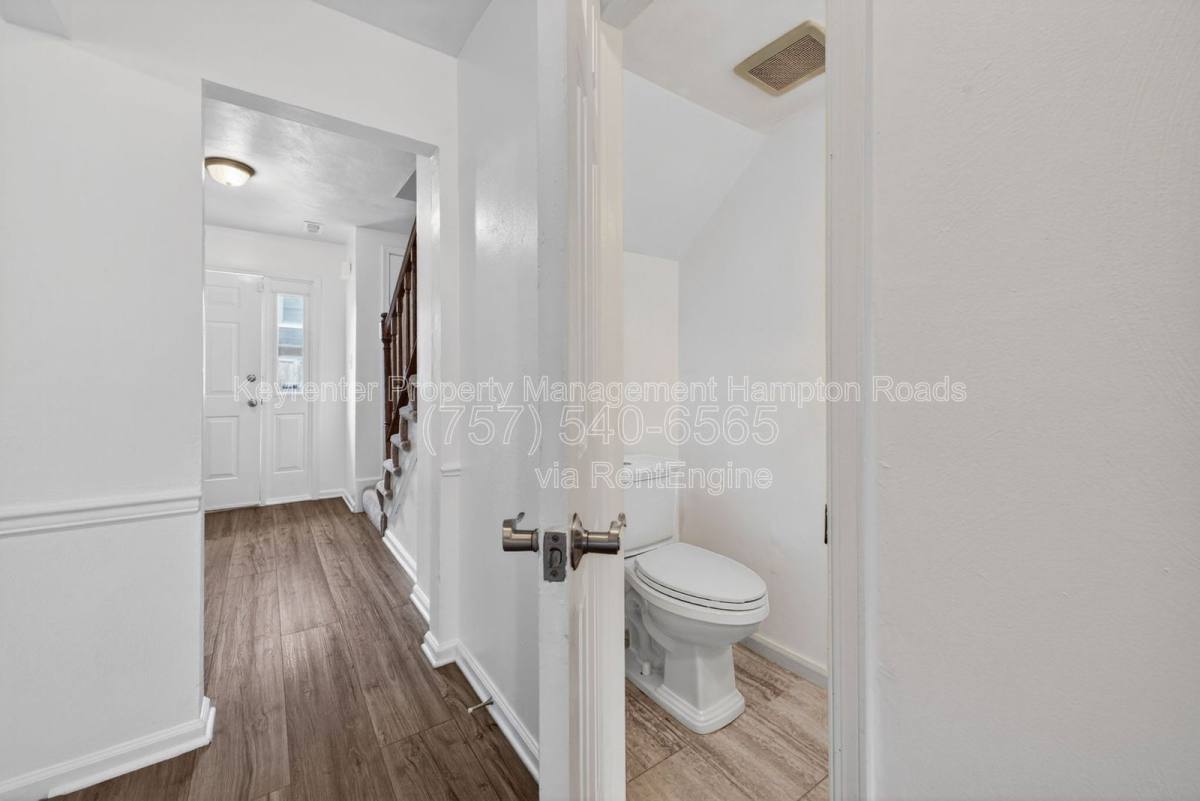 Townhouse for rent at 4314 Midhurst Lane, Chesapeake, VA 23321