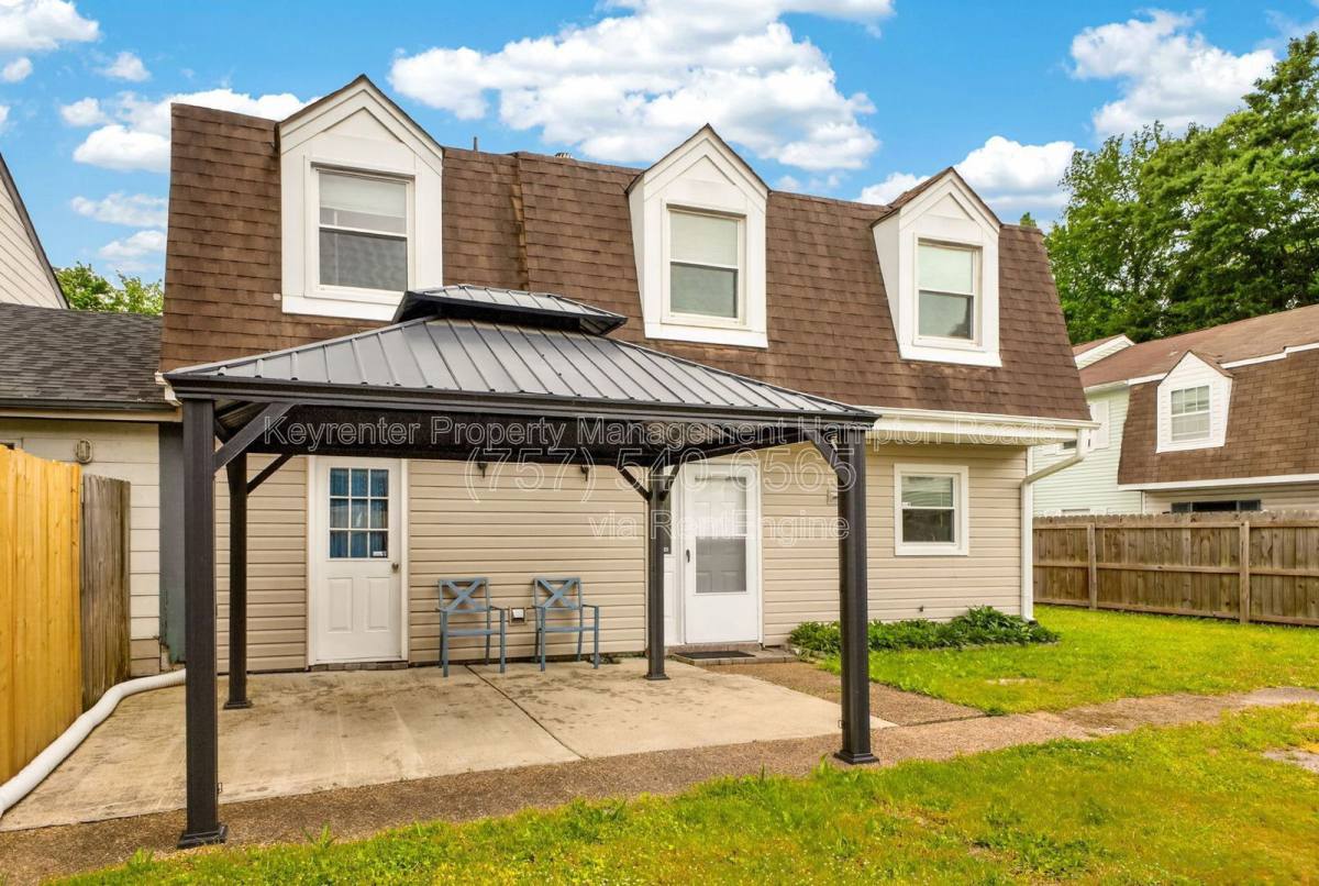Townhouse for rent at 4314 Midhurst Lane, Chesapeake, VA 23321