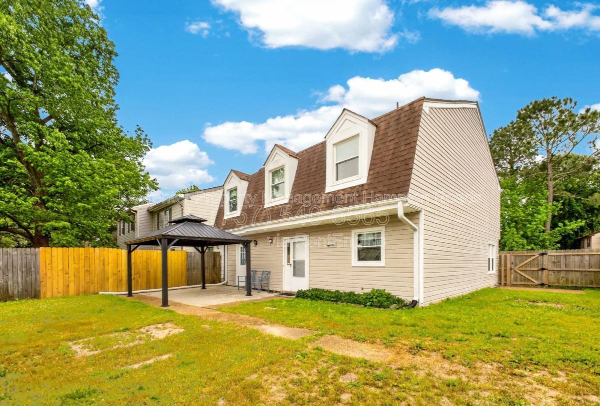 Townhouse for rent at 4314 Midhurst Lane, Chesapeake, VA 23321