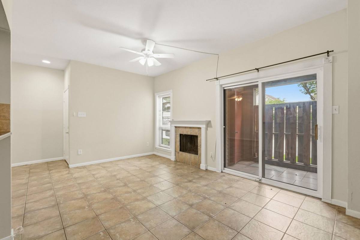 Condo for rent at 2025 Augusta Dr #605, Houston, TX 77057