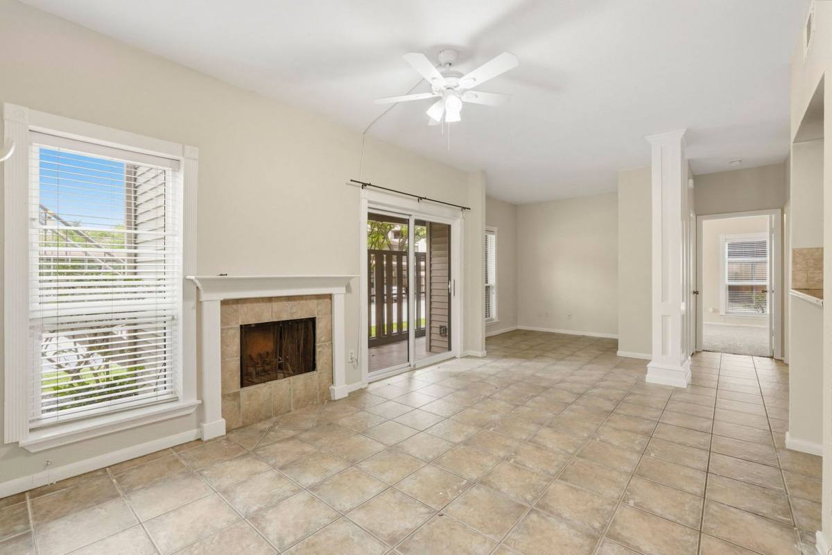 Condo for rent at 2025 Augusta Dr #605, Houston, TX 77057