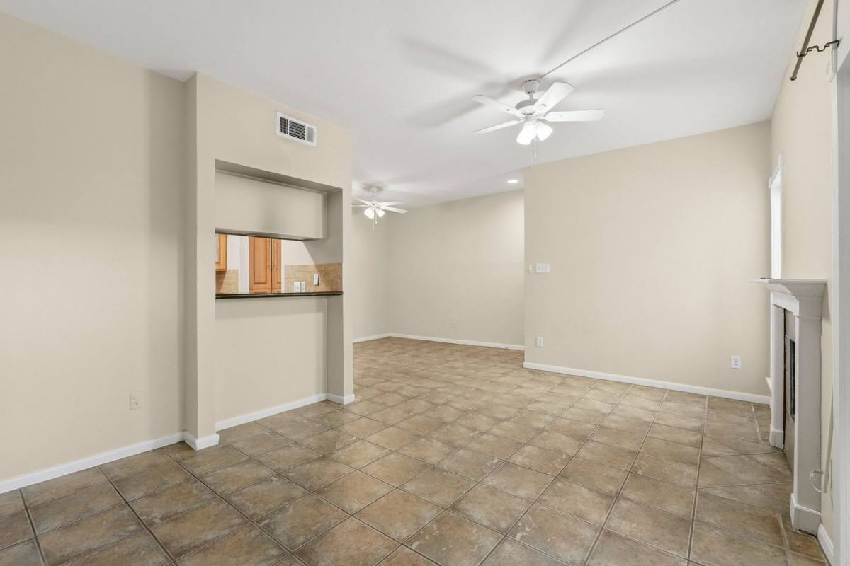 Condo for rent at 2025 Augusta Dr #605, Houston, TX 77057