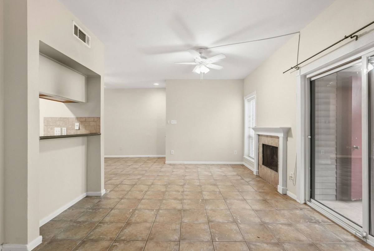 Condo for rent at 2025 Augusta Dr #605, Houston, TX 77057