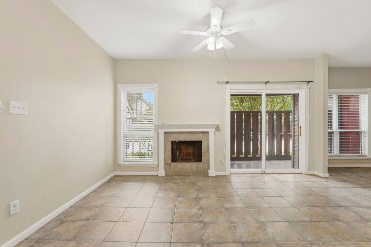 Condo for rent at 2025 Augusta Dr #605, Houston, TX 77057