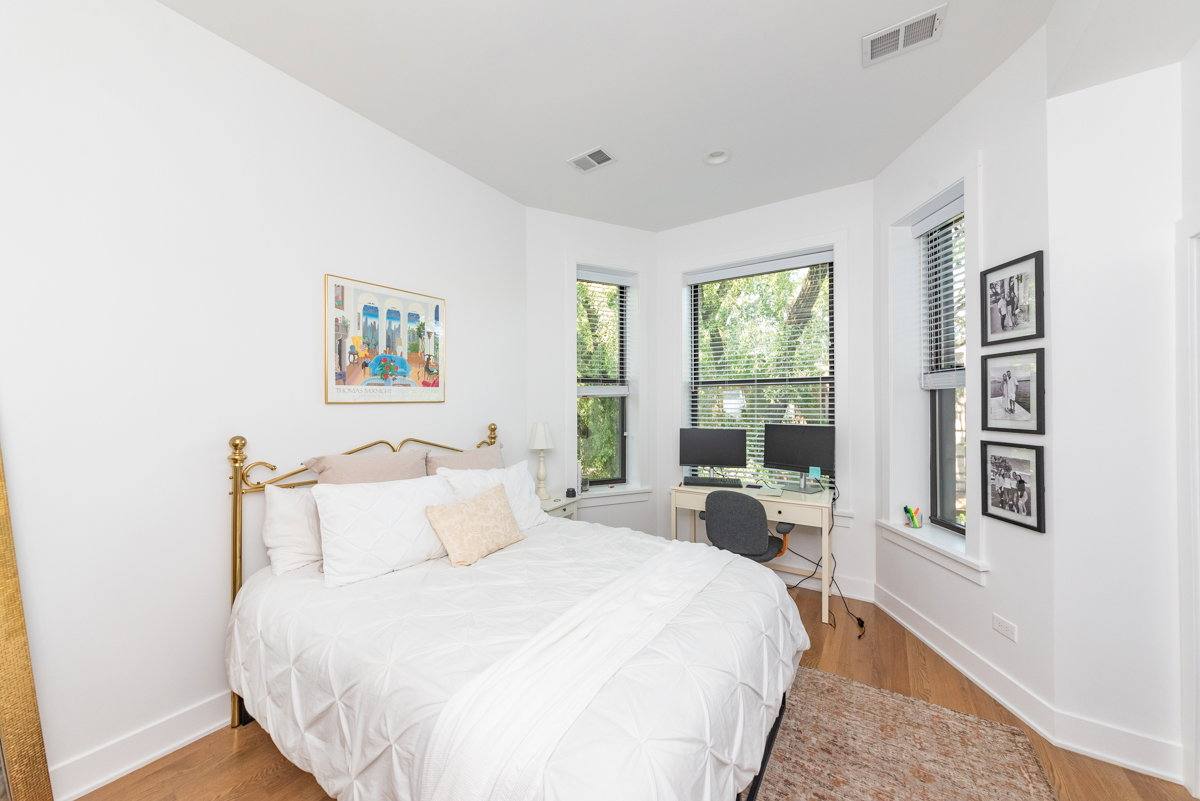 Apartment for rent at 3517 N Reta Ave #2F, Chicago, IL 60657