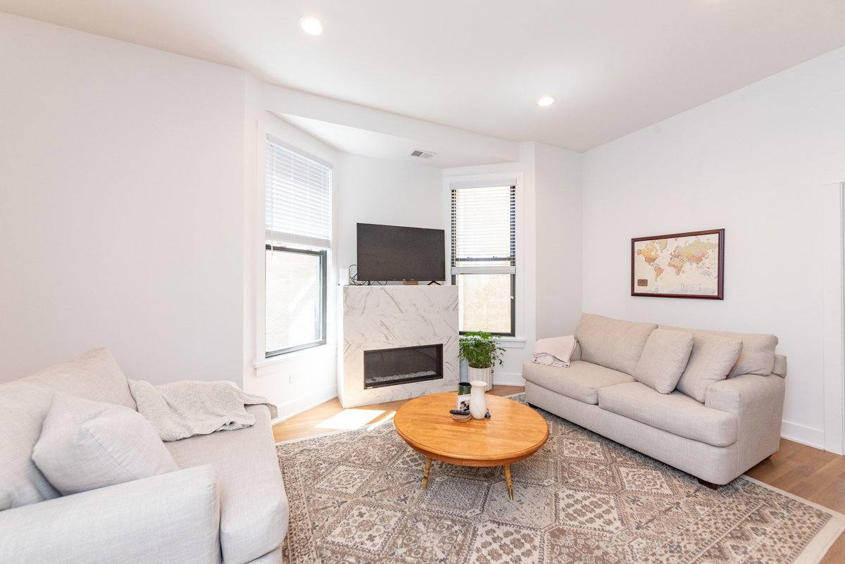 Apartment for rent at 3517 N Reta Ave #2F, Chicago, IL 60657