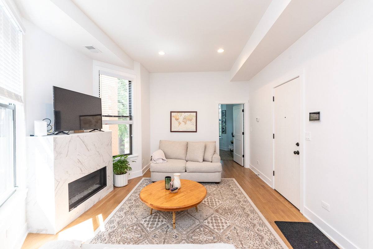Apartment for rent at 3517 N Reta Ave #2F, Chicago, IL 60657
