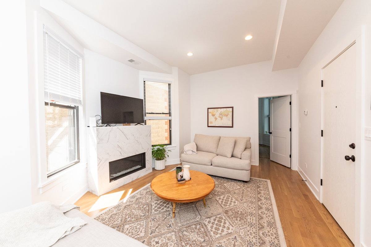 Apartment for rent at 3517 N Reta Ave #2F, Chicago, IL 60657