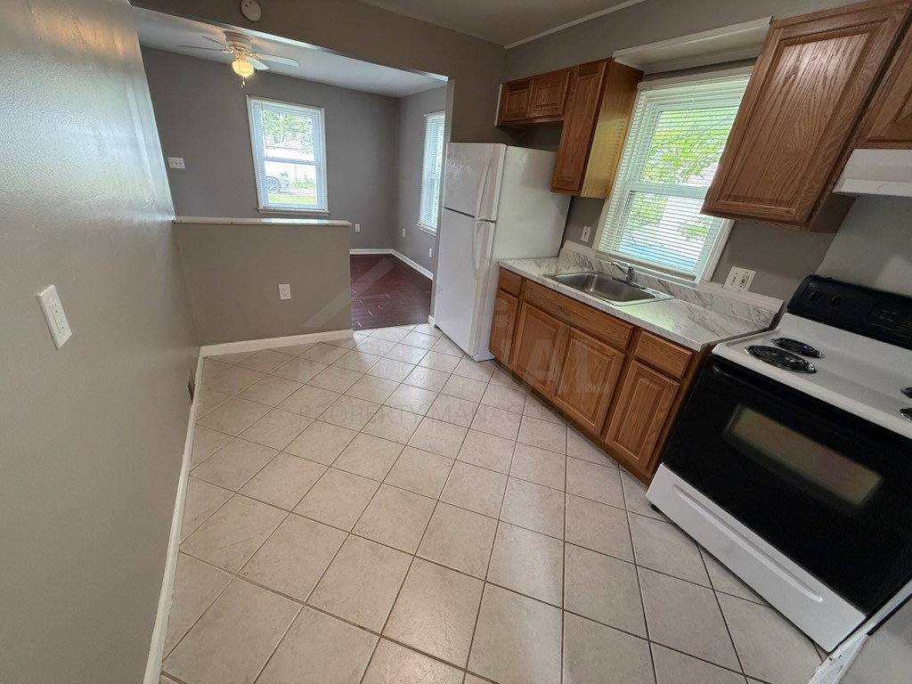 House for rent at 8902 Thorpe St, Livonia, MI 48150