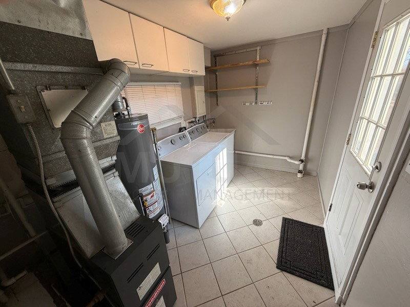 House for rent at 8902 Thorpe St, Livonia, MI 48150