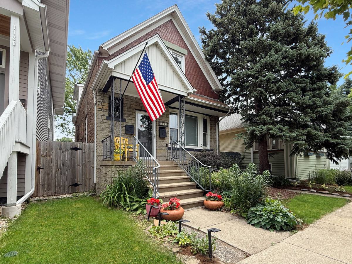 Apartment for rent at 1140 S Harvey Ave #2, Oak Park, IL 60304