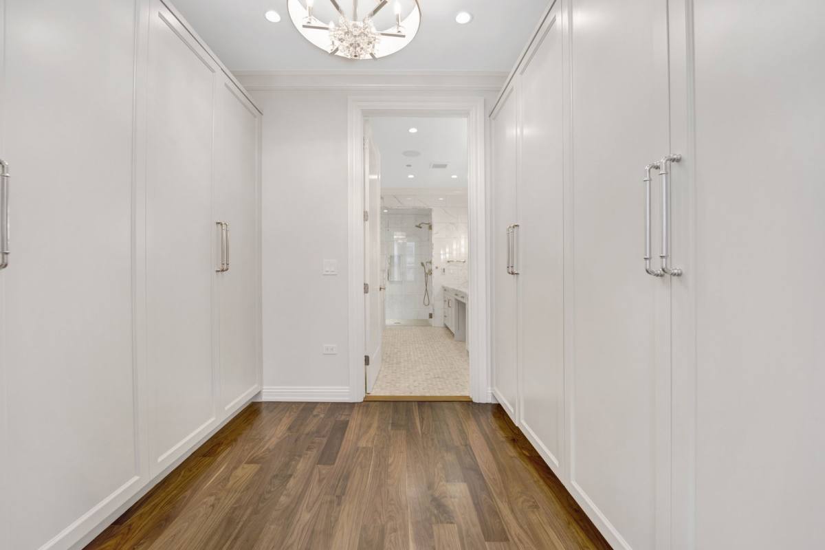 Apartment for rent at 105 W Chestnut St #105, Chicago, IL 60610