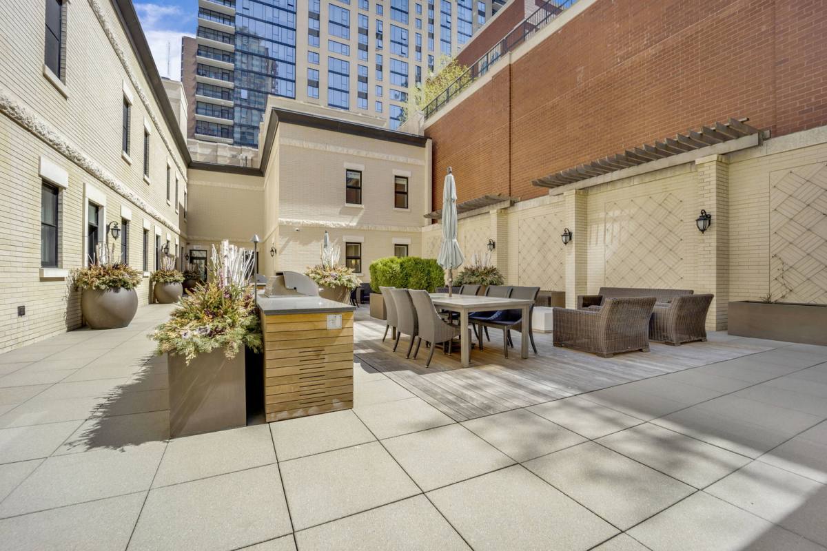 Apartment for rent at 105 W Chestnut St #105, Chicago, IL 60610