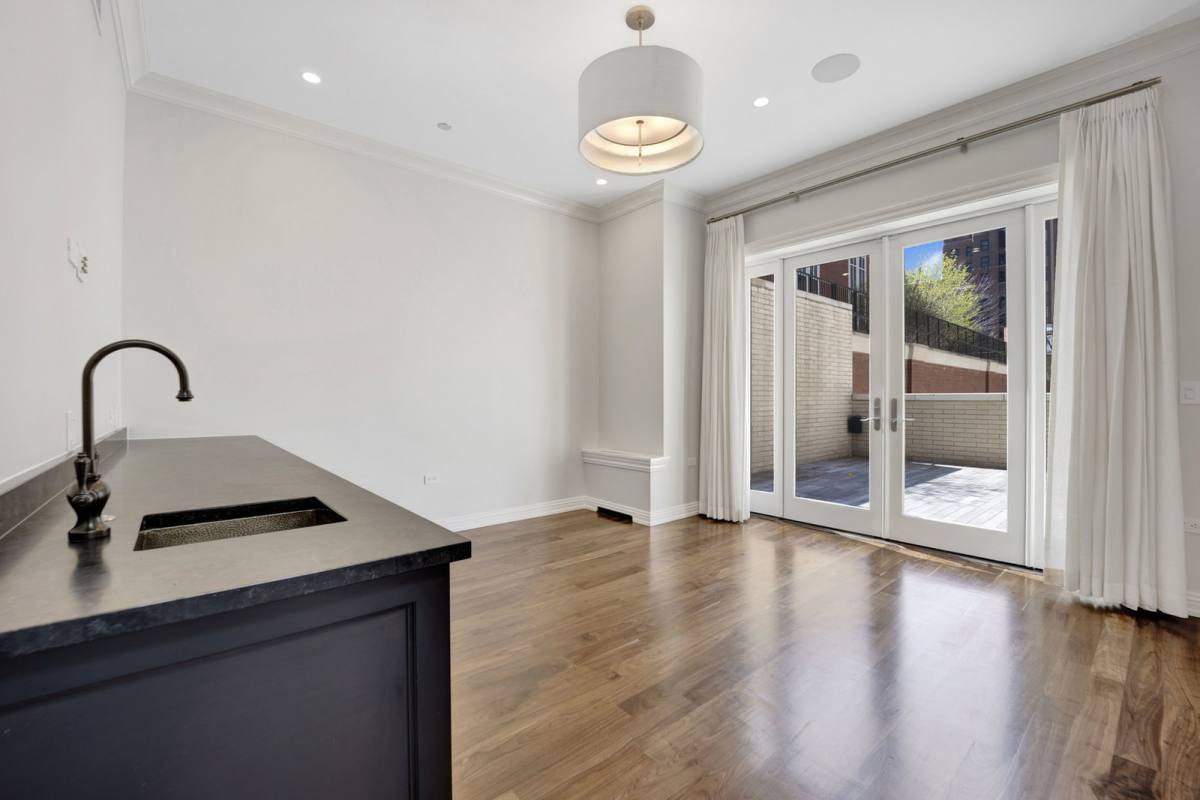 Apartment for rent at 105 W Chestnut St #105, Chicago, IL 60610