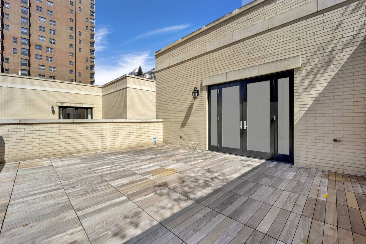 Apartment for rent at 105 W Chestnut St #105, Chicago, IL 60610