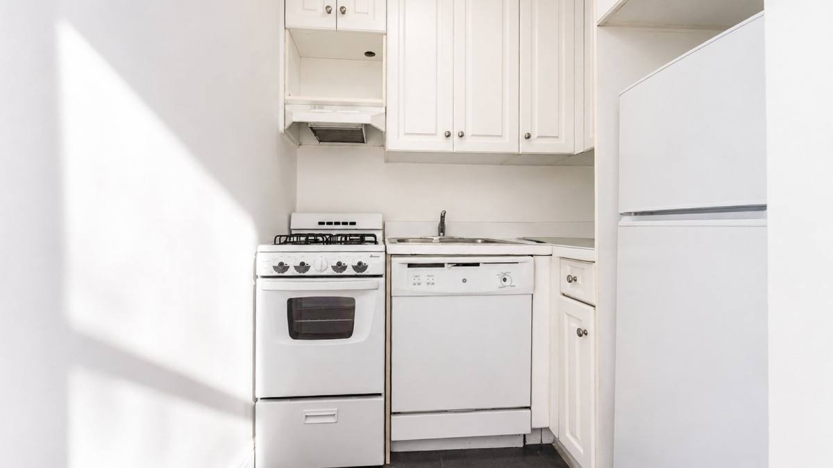 Apartment for rent at 241 E 46th St #4DD, New York, NY 10017
