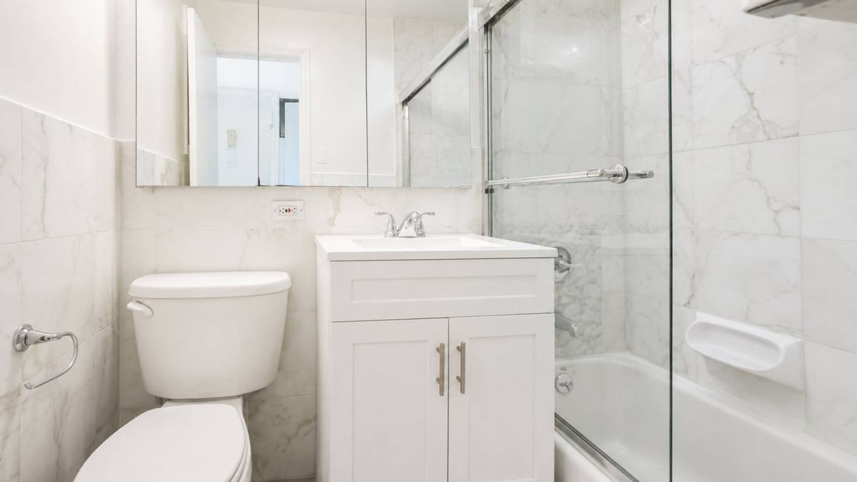 Apartment for rent at 241 E 46th St #4DD, New York, NY 10017