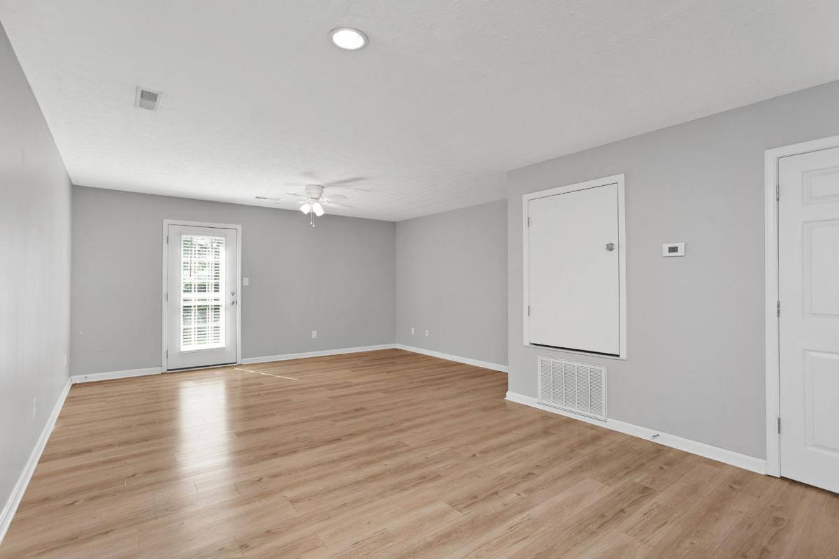 Townhouse for rent at 6622 S Wilson Rd, Radcliff, KY 40160