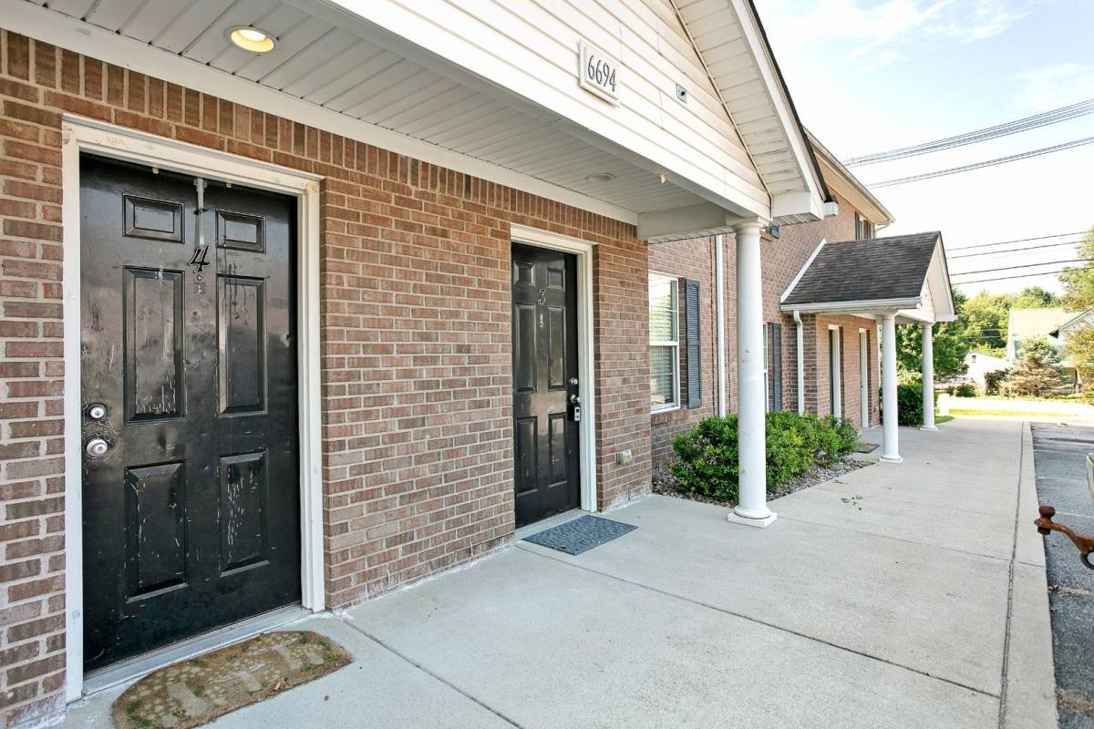 Townhouse for rent at 6694 S Wilson Rd #1, Radcliff, KY 40160