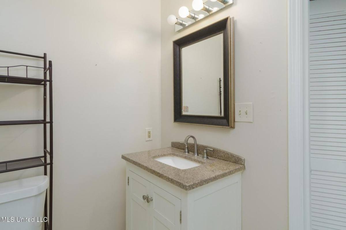 Apartment for rent at 400 N 37th Ave #A, Hattiesburg, MS 39401