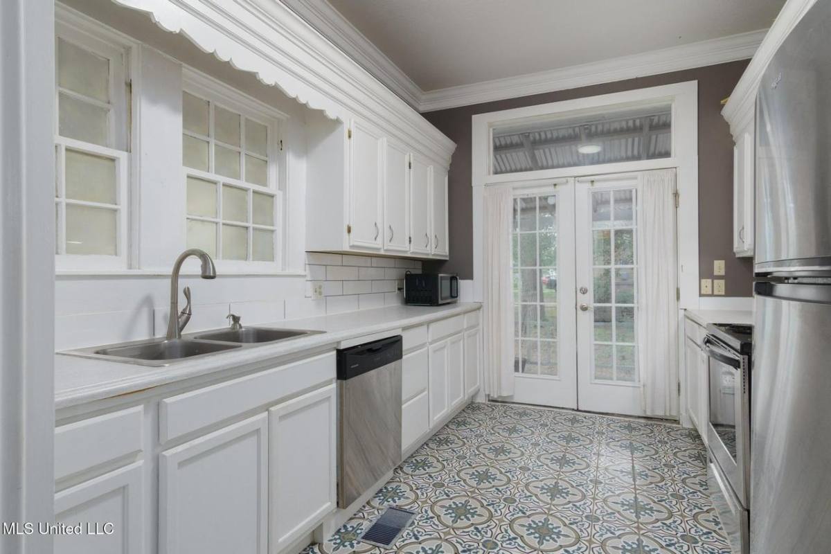 Apartment for rent at 400 N 37th Ave #A, Hattiesburg, MS 39401